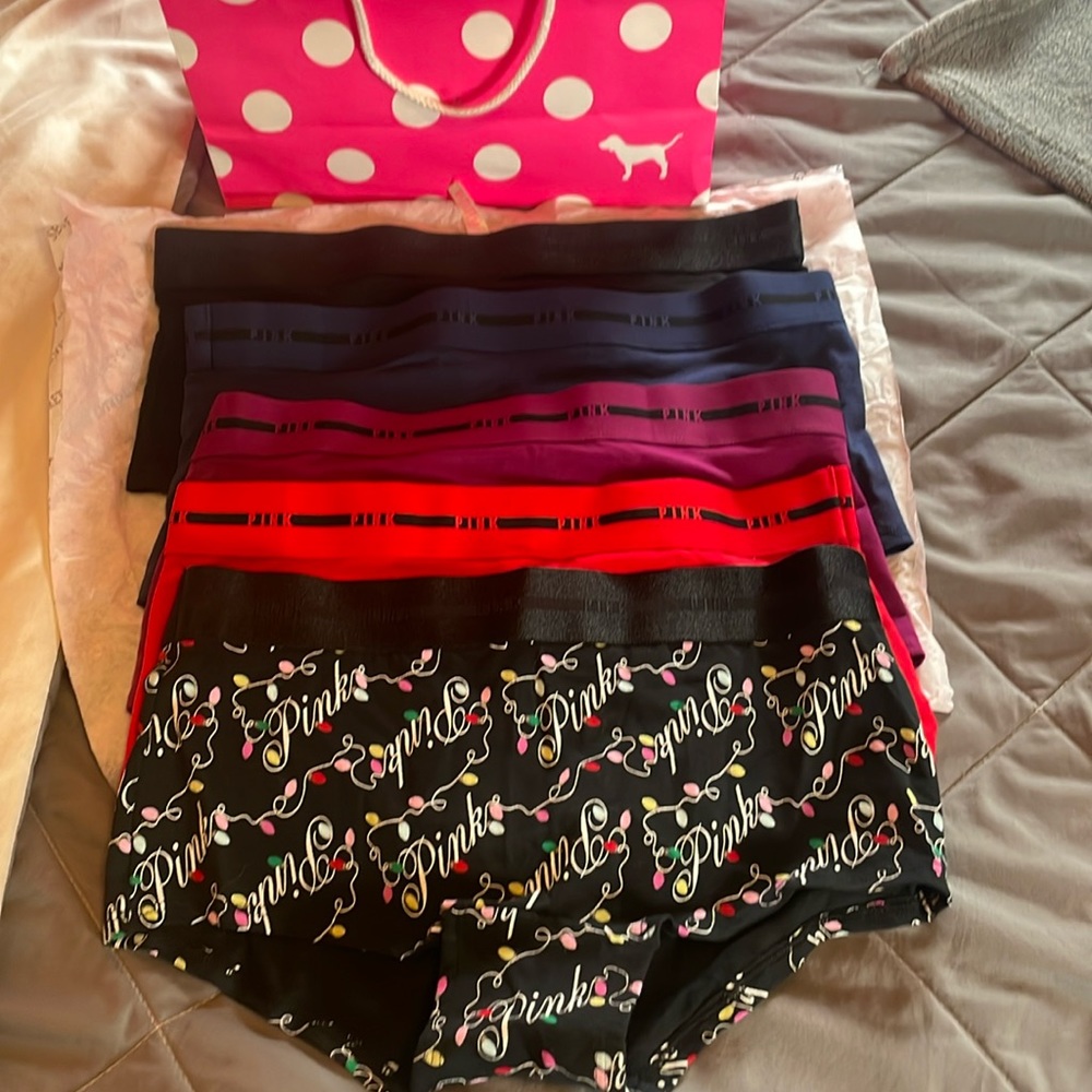 NWT * PINK Victoria’s Secret Size M (medium) Hipsters. 5 pairs as pictured